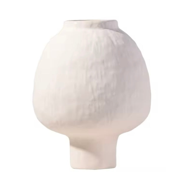 Handgefertigte Keramikvase Hana